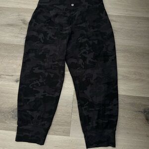 Lululemon align capris black camo size 10